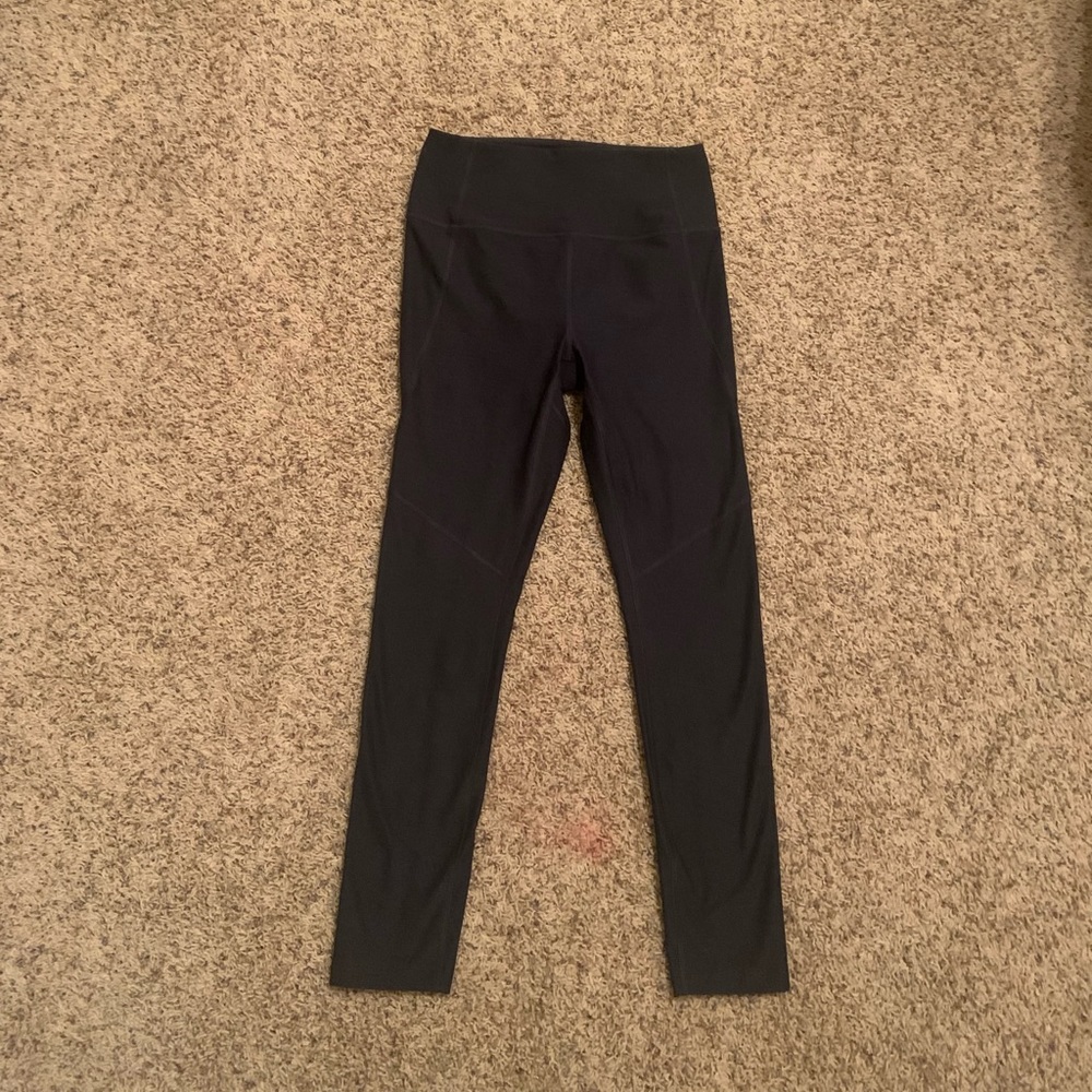 Outdoor Voices 3/4 Warmup Leggings Size Small